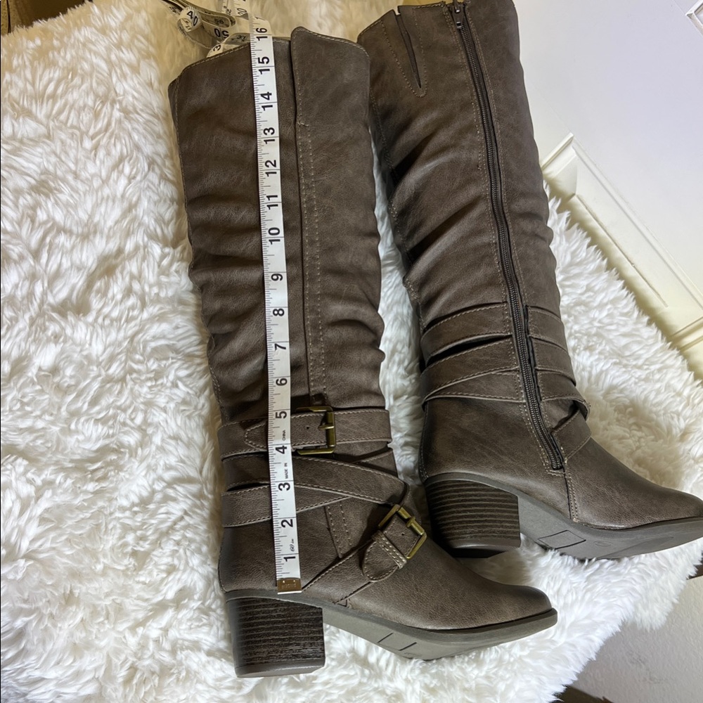 Elegant Over the Knee Brown Boots - Picture 15 of 16
